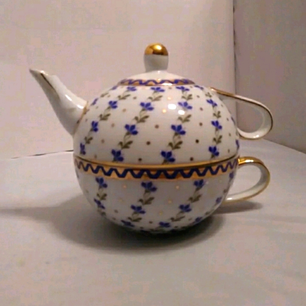 Nantucket Nesting Tea Pot/Tea Cup Flower